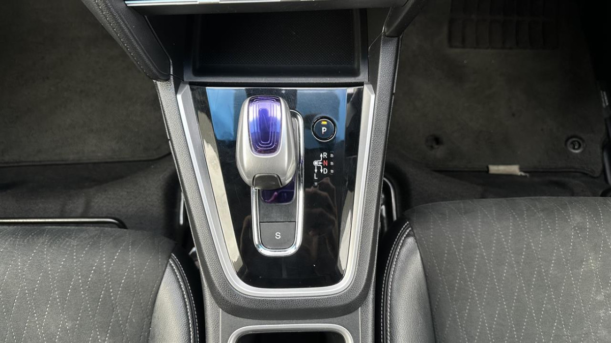 2015 Honda Shuttle HYBRID, Station Wagon, Automatic, 5 seats, 1496cc, Hybrid (Petrol), 123,264km