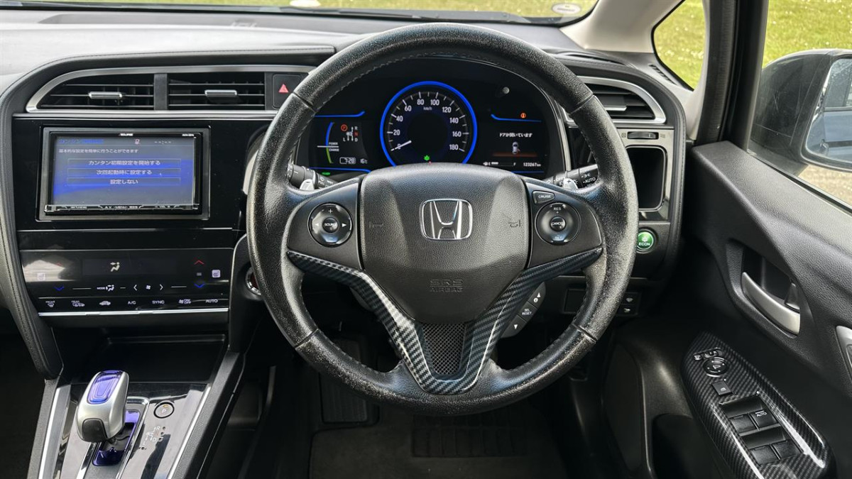 2015 Honda Shuttle HYBRID, Station Wagon, Automatic, 5 seats, 1496cc, Hybrid (Petrol), 123,264km