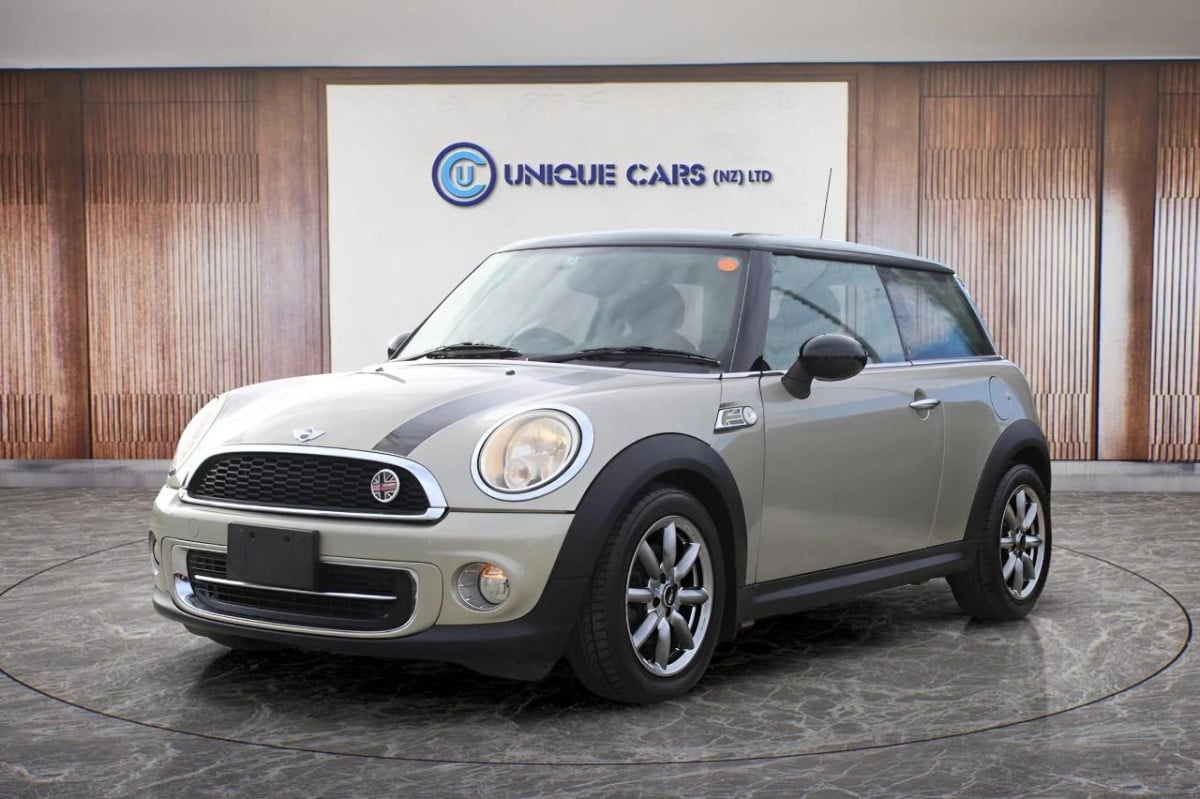 2011 BMW Mini Cooper 1.6 Coupe Hardtop, 3 Door, Hatchback, Automatic, 4 seats, 1600cc, Petrol, 88,608km