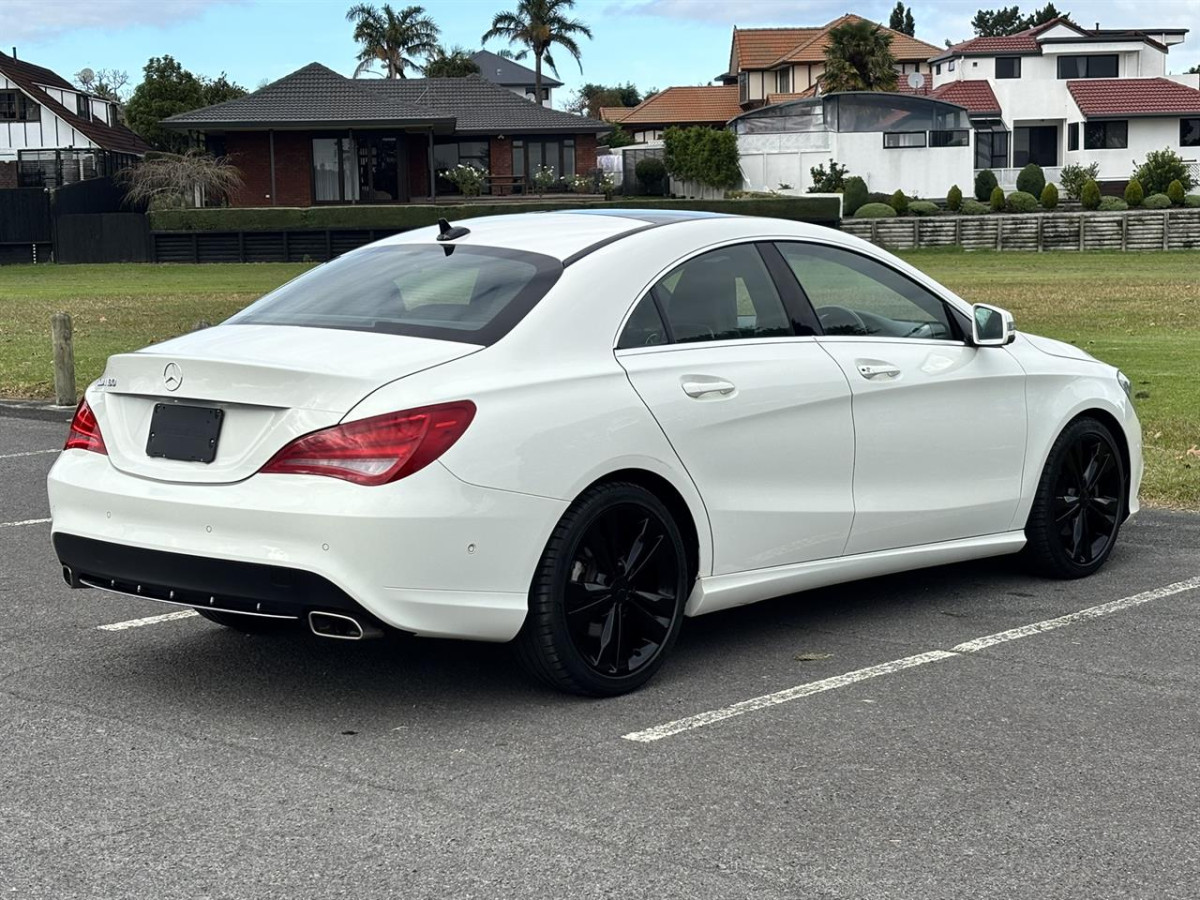 2013 Mercedes-Benz CLA180 Luxury edition, 5 Door, Sedan, Automatic, 5 Seats (Leather), 1600cc, Petrol, 71,052km