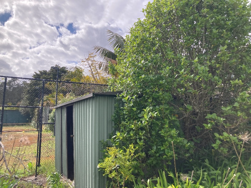 Mortgagee sale, 5 beds 4 baths house with double garage on 8094m2 section, close to Ormiston and Manukau shoppingcentres, motorway access, 378 Redoubt Road, Totara Park, Auckland