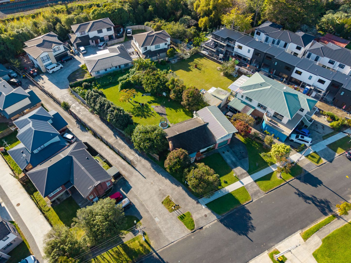 Vender says Sell, 1012m2 section, 3 beds 2 baths house with garage, close to schools, shops, supermarket, train station, In zone for popular Papatoetoe West School, Kedgley Intermediate and Aorere College, 40 Ashlynne Avenue, Papatoetoe, Auckland