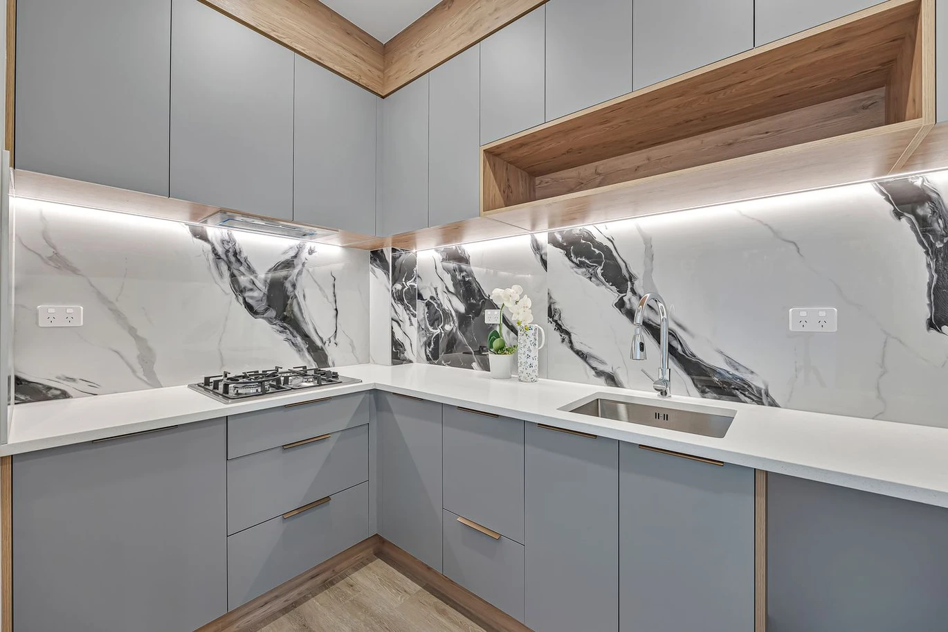 327m2 7 beds ( 5 ensuites) 6.5 baths house with double garage and 2-beds granny, total 6 car parks, close to schools, shopping centre, easy motorway access, 47 Koromeke Street Flat Bush, Auckland