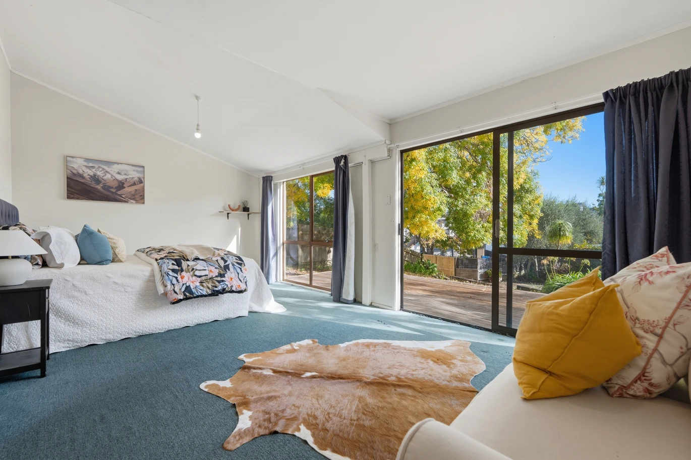 1009m2 section, 2 beds 1 bath house with carport, close to shools, shopping centres, zoned for Howick Intermediate, Owairoa School, Howick College, Star of the Sea School, and Sancta Maria College, 15 Baird Street Howick, Auckland