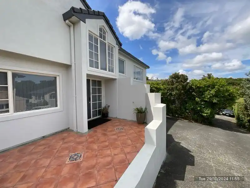 For rent, 4 beds (1 ensuite) 2.5 baths house with double garage, available from 6th June, 1/59 Ribbonwood Crescent, Goodwood Heights, Auckland