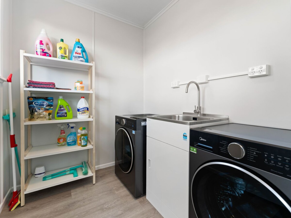 Must sell, Owners moving to Cambridge, Renovated 3 beds 1 bath house with garage on 690m2 section, The location is family-friendly with schooling close by, while still being well connected to transport, shops, 24 Cobham Crescent, Kelston, Auckland