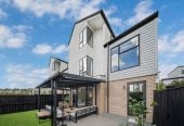 201m2 Freehold 4 beds ( 1 ensuite) + large flexi room 2.5 bath house with garage, Zoned for Sancta Maria College and located close to Ormiston Town Centre, Botany Town Centre, Ormiston Hospital, local parks, schools, 4 Manahau Lane, Flat Bush, Auckland