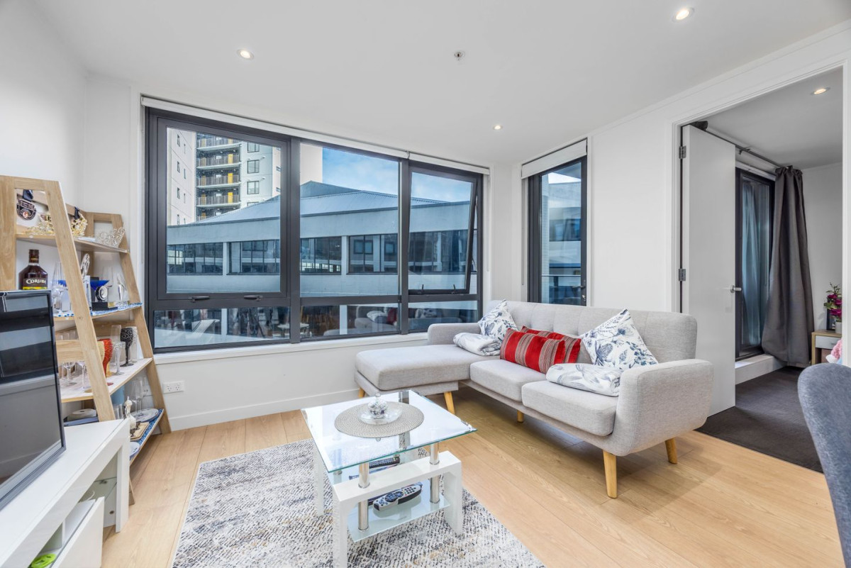 Auckland Girls Grammar school zone, Freehold 2 beds ( 1 bed + 1 Flexi room) 1 bath apartment, Positioned in the sought-after SugarTree Centro development, A storage locker is also included – a valuable bonus for city living. 307/145 Nelson Street, Auckland Central, Auckland