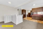 Freehold 754m2 in a Use / Commercial Zone, 300m2 floor area, 4 beds 1 bath house, A high-visibility storefront or office area (2 offices, lounge, kitchenette, toilet), 1 garage space, 2 carport spaces and 5 off street parks, minutes away from major transport links, shopping hubs, and local amenities, 118 Pakuranga Road, Pakuranga, Auckland