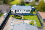 Renovated 3 beds 1 bath house with car parks on 404m2 section, currently rented, easy access to local schools, Glen Eden shops, train station, library, and New Lynn amenities. Zoned for Green Bay High School, 30A Leo Street, Glen Eden, Auckland