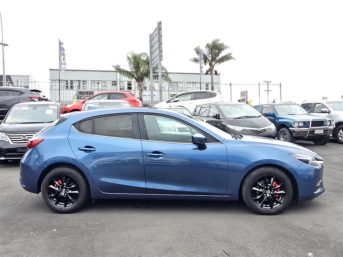2017 Mazda Axela SKYACTIV !! LDA !! BLIND SPOT MONITOR !! Hatchback Automatic, 5 seats, Petrol, 1,496 cc, 81,501 km