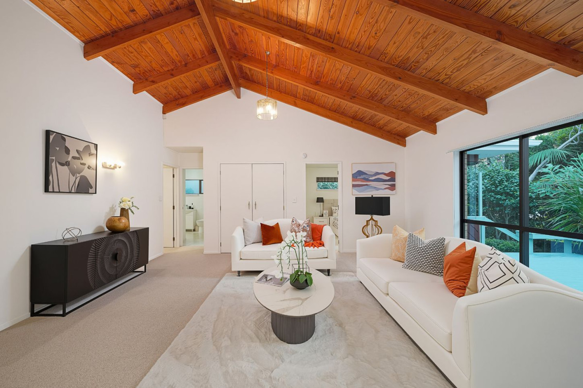 140m2 Brick and tile 2 beds 2 baths house with garage, within walking distance to local schools, shops, and bus stops, with Sturges Road Train Station just a short drive away, 4 Rhinevale Close, Henderson, Auckland