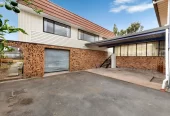 Freehold 754m2 in a Use / Commercial Zone, 300m2 floor area, 4 beds 1 bath house, A high-visibility storefront or office area (2 offices, lounge, kitchenette, toilet), 1 garage space, 2 carport spaces and 5 off street parks, minutes away from major transport links, shopping hubs, and local amenities, 118 Pakuranga Road, Pakuranga, Auckland