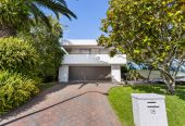 200m2 4 beds (1 ensuite) 2 baths house with double garage on 616m2 section, Zoned for sought-after schools including Shelly Park School, Somerville Intermediate, and Howick College, 15 Perendale Close, Somerville, Auckland