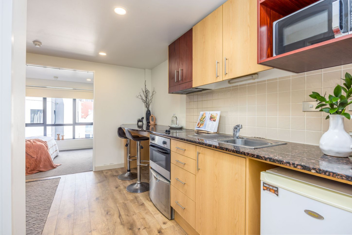 Double Grammar school zone, 33m2 Freehold 1 bed 1 bath apartment, zoned for Auckland Grammar and Auckland Girls Grammar school, 2-minute walk to University of Auckland & AUT, Close to Queen Street, City Library & transport links, 1407/76 Wakefield Street, Auckland Central, Auckland