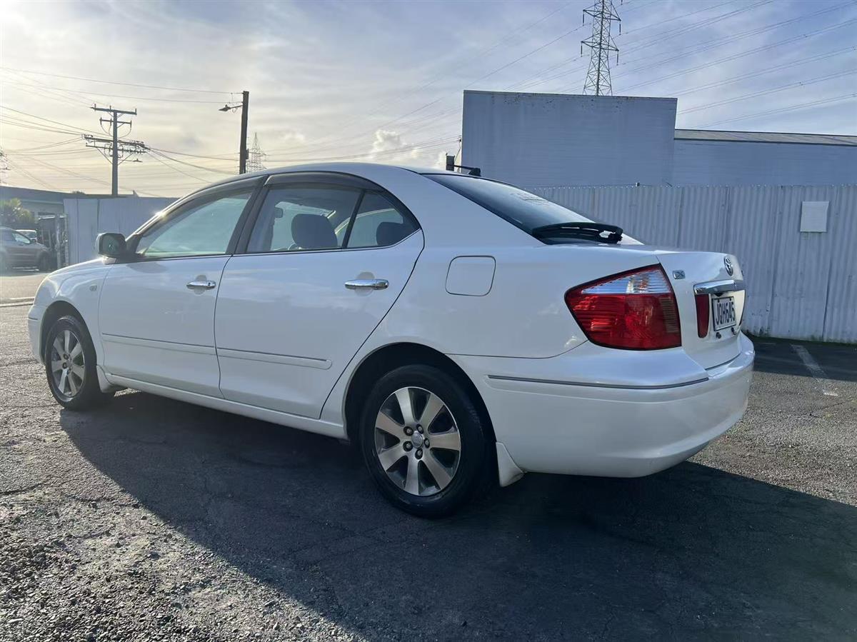 2004 Toyota Premio Sedan Automatic, 5 seats, White, Petrol, 1,790 cc, 129,821 km