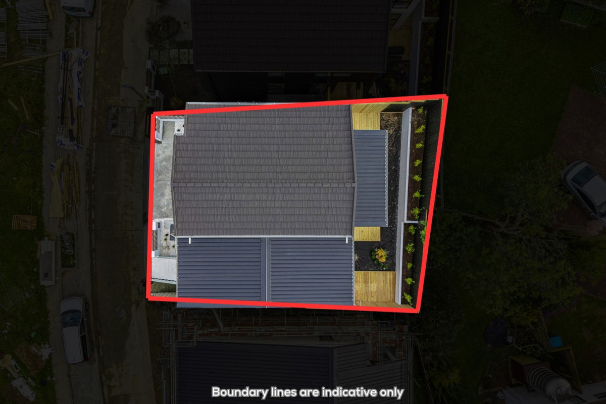 Brandnew standalone 4 beds (2 ensuites) 3.5 baths house with double garage on 216m2 section, close to schools parks, Remuera golf club, shopping centre, 7 Awa Crescent, St Johns, Auckland