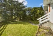 Renovated 3 beds 1 bath home with garage, just a short walk to highly sought-after Kaurilands Primary and Glen Eden Intermediate, while also being close to parks, cafés, Titirangi Village, and local amenities, 3/70 Kaurilands Road, Titirangi, Auckland