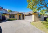 Must sell, Overseas Vendor , once in 6 years, 191m2 Brick and tile 4 beds 2 baths house with double garage on 583m2 section, close to school, parks, shopping centres and all essential amenities, 42 San Marino Drive West, Henderson, Auckland