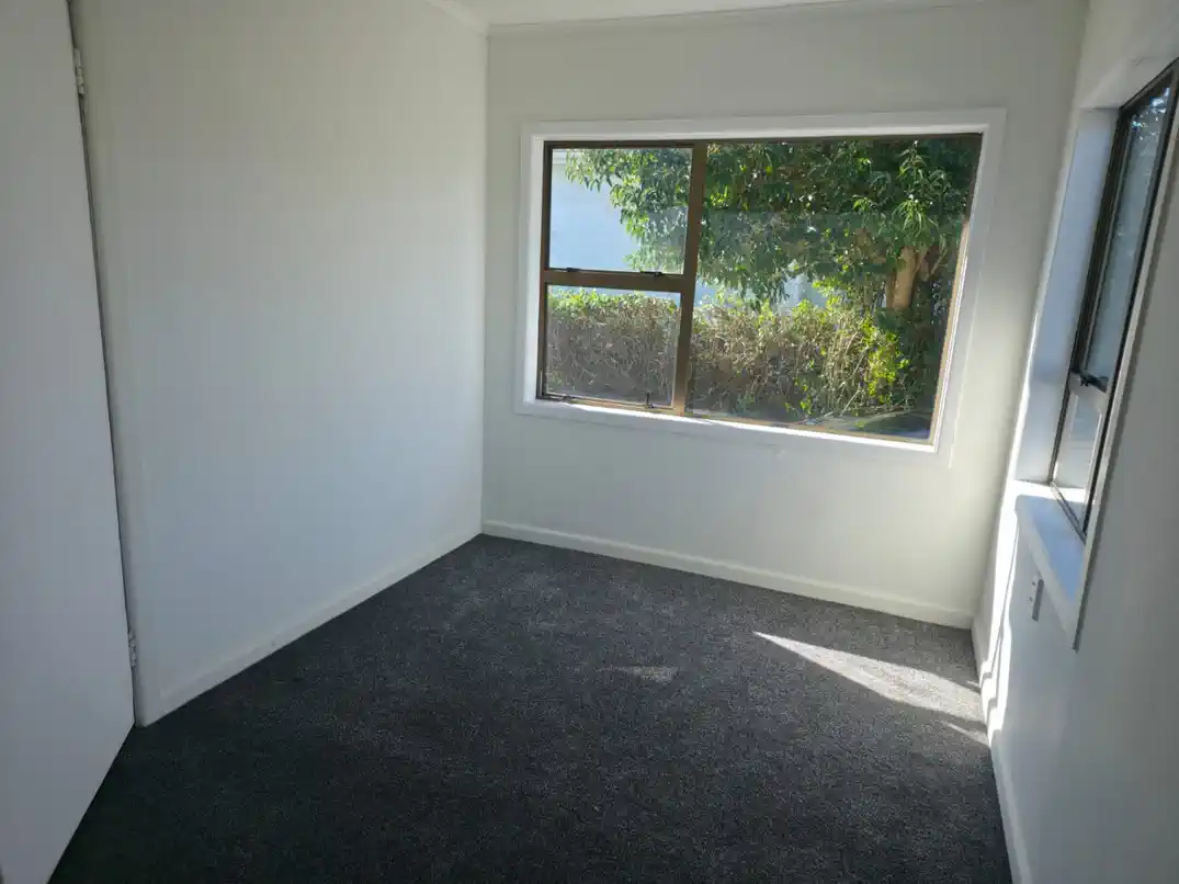 For rent, 2 beds 1 bath house with garage, Available from 28th May, 1/64 Weymouth Road, Manurewa, Auckland
