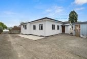VENDOR NEEDS TO CASH OUT, 180m2 5 beds 2.5 baths house with 3 car parks on 450m2 section, Large decking area, Garden shed for extra storage, close to shops, supermarket, schools, easy motorway access, 80B Wallace Road, Papatoetoe, Auckland