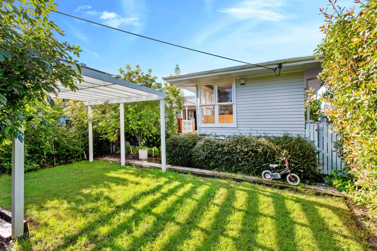 Must sell, 4 beds 1 bath house on 890m2 section, Concept plans are already available, Enjoy effortless access to WestCity, local amenities, and transport links. The vendors are highly motivated and ready to meet the market. ALL CONJUNCTIONALS WELCOME, 15 Kingdale Road, Henderson, Auckland