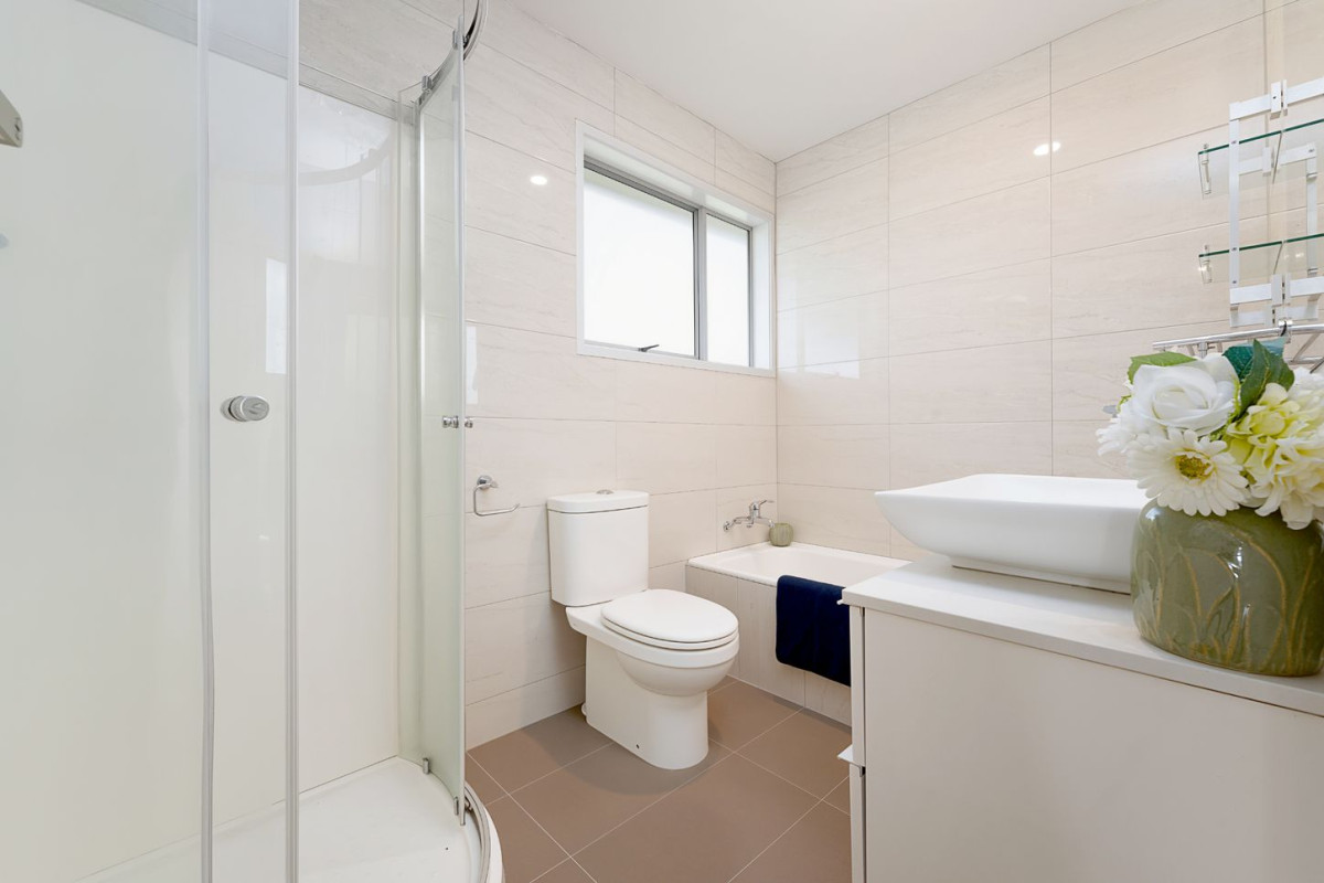 190m2 3 beds 1 bath house with garage on 723m2 section, upstairs 3 beds 1 bath kitchen and lounge, Downstairs opens up a world of possibilities. With a large, flexible area ready for transformation, Whether it’s creating room for extended family, a private retreat, a home business, or adding serious value, the choice is yours, 41 Spence Road, Henderson, Auckland