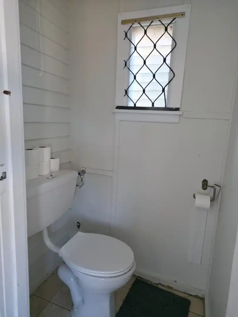 For rent, 2 beds 1 bath house with garage, Available from 28th May, 1/64 Weymouth Road, Manurewa, Auckland