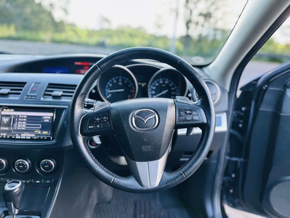 2013 Mazda Axela 20S SPORTS !! SKYACTIVE ENGINE !! Hatchback Tiptronic, Black, 5 seats, New Import, Petrol, 2,000 cc, 64,055 km