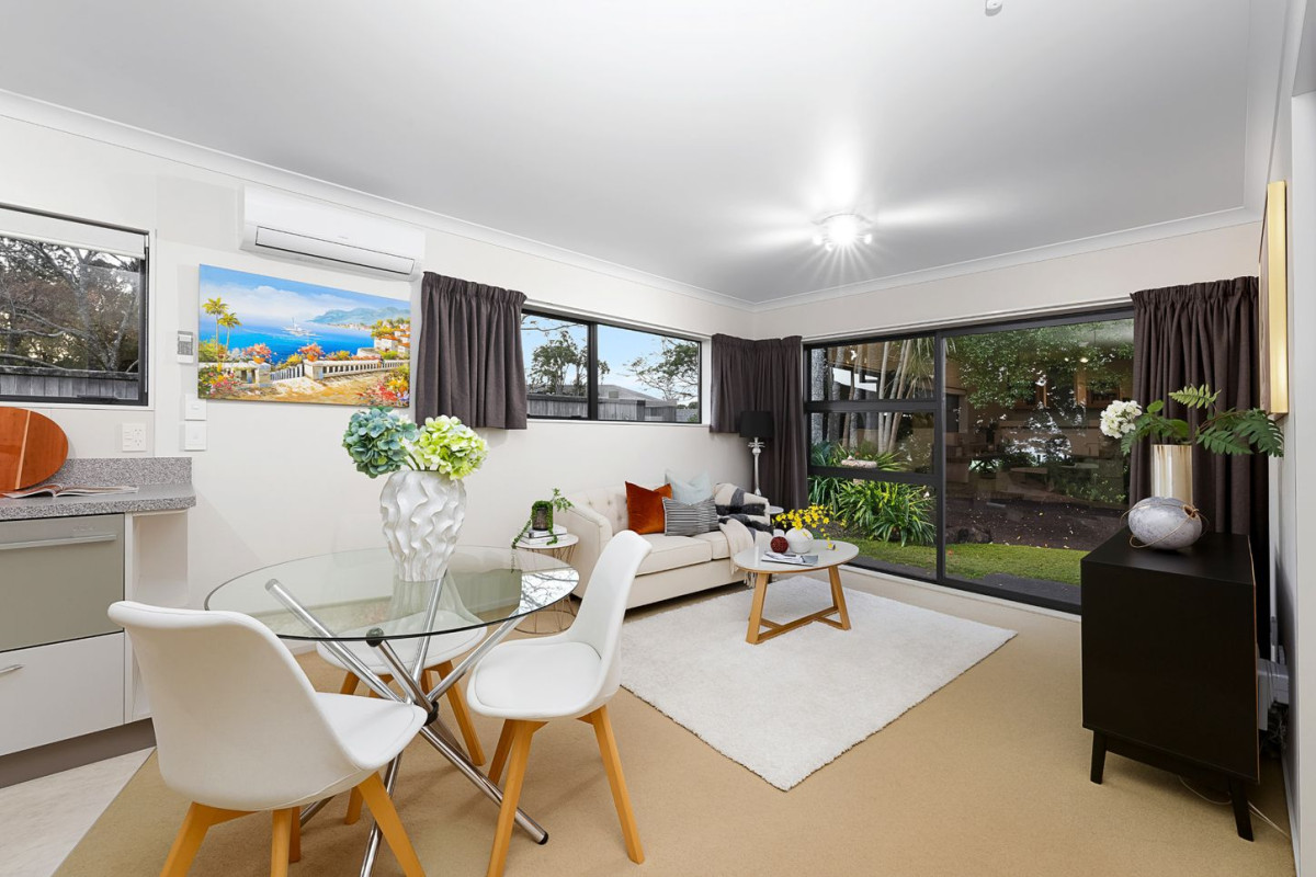 2 Kitchens, Home and Income on 660m2 section, 278m2 brick and tile 5 beds 3 baths house with double garage and 1-bed granny, close to local schools, parks, and public transport, easy access to motorway access, shops, 65 Rhinevale Close, Henderson, Auckland