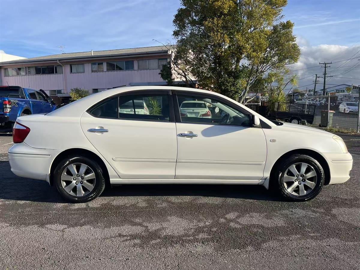 2004 Toyota Premio Sedan Automatic, 5 seats, White, Petrol, 1,790 cc, 129,821 km
