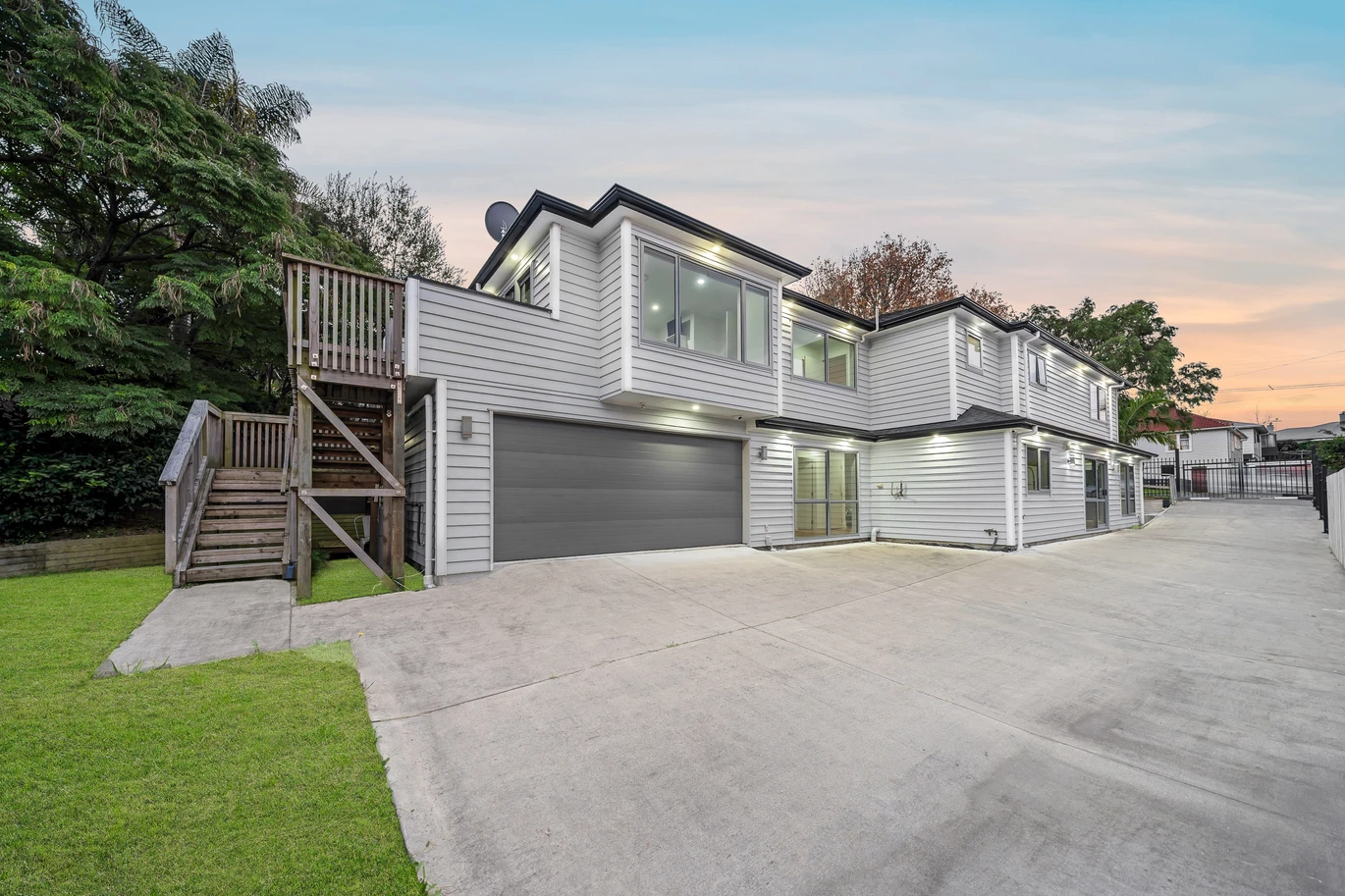 Double Grammar school zone, 6 beds (2 ensuites) 4.5 baths house with double garage on 485m2 section, 1 ensuite ground floor, zoned for Auckland Grammar, Epsom Girls’ Grammar, Remuera School, Remuera Intermediate, and walking distance to King’s School, 56 Lillington Road, Remuera, Auckland