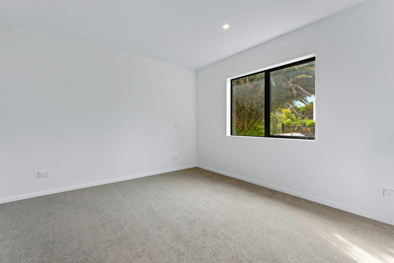 3 beds 2.5 baths home with garage, close to schools, shopping centres, 19D Vida Place, Howick, Auckland
