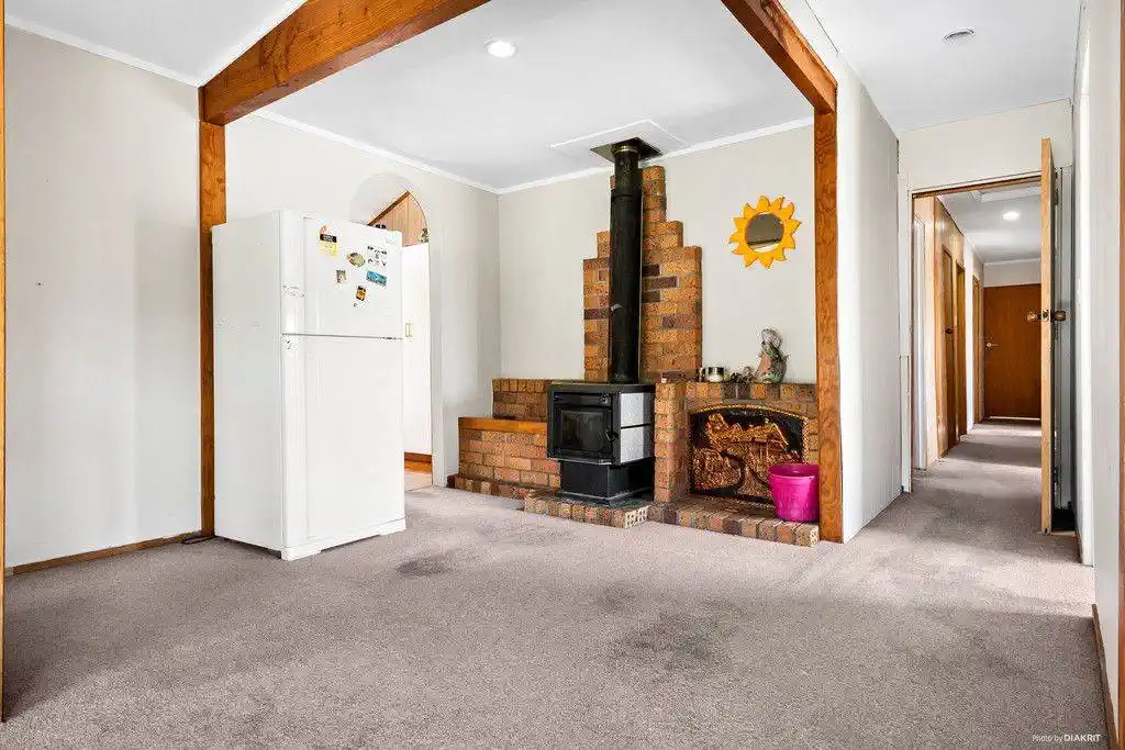 1012m2, 4 beds (1 ensuite) 2 baths house with double garage with RC, EPA for 4 standalone homes, BC in progress, minutes from from Torbay Village shops, cafes, and transport links, beaches, schools, 0.2 km to Torbay School, 59 Hebron Road, Waiake, Auckland