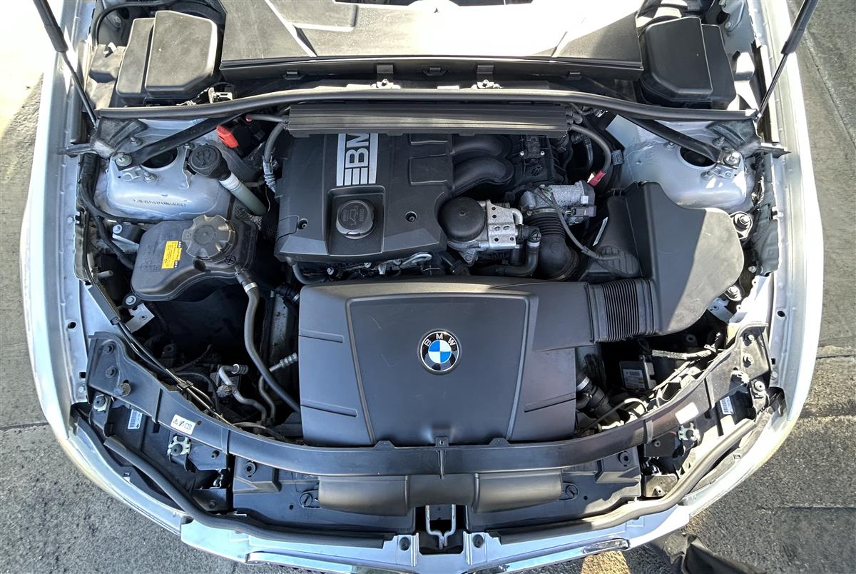 2011 BMW 320i Sedan Automatic, 5 seats, Petrol, 2,000 cc, 88,328 km