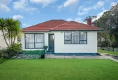 $1 RESERVE., 1012m2 section, Must sell, 3 beds 1 bath house, The vendors are not testing the market. They are selling. When Auction day comes, this property WILL change hands, 109 Rosier Road Glen Eden, Auckland