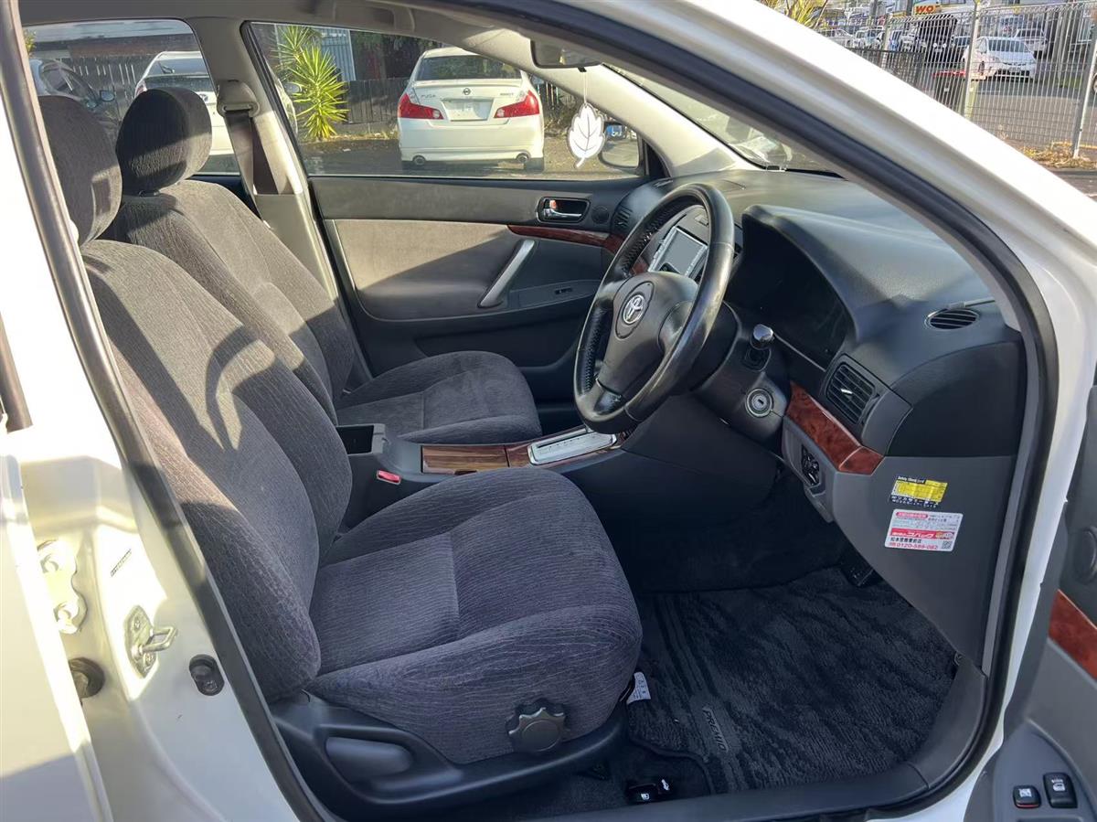 2004 Toyota Premio Sedan Automatic, 5 seats, White, Petrol, 1,790 cc, 129,821 km