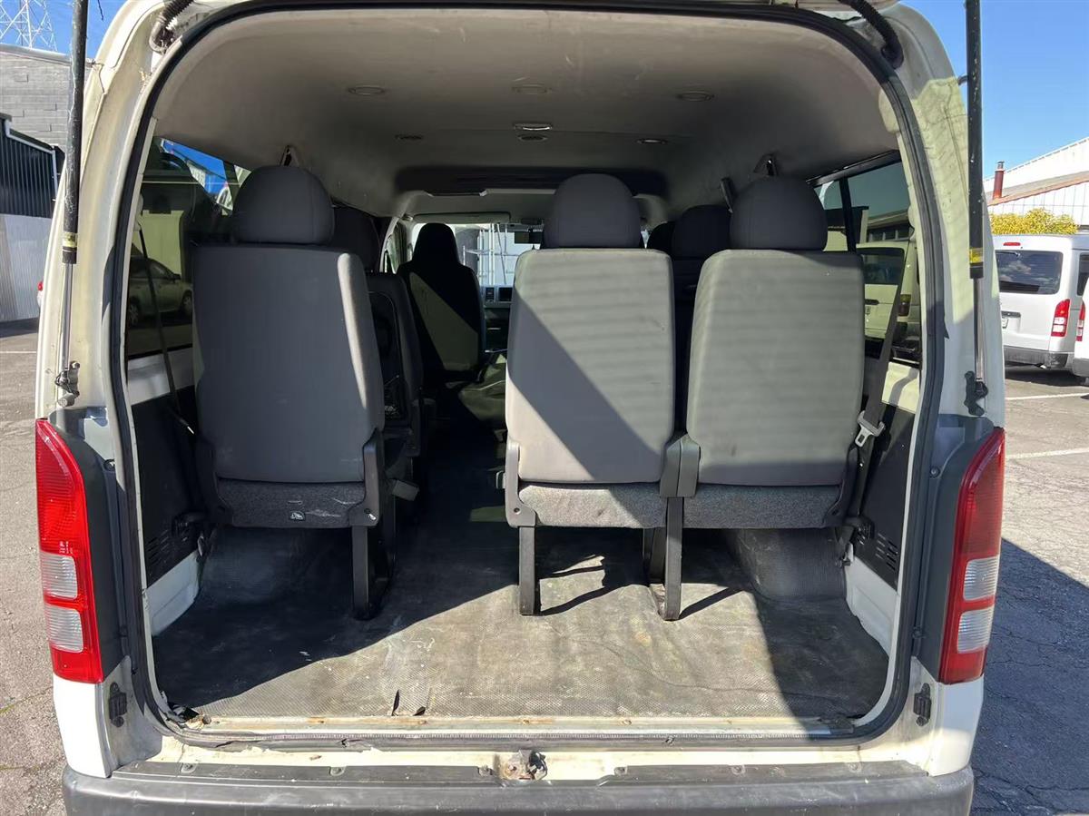 2012 Toyota Hiace Mini Bus Van Automatic, 10 seats, 4 doors, Tow Bar, Petrol, 2,693 cc, 136,947 km