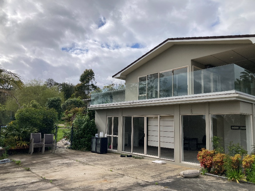 Mortgagee sale, 5 beds 4 baths house with double garage on 8094m2 section, close to Ormiston and Manukau shoppingcentres, motorway access, 378 Redoubt Road, Totara Park, Auckland