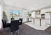 For rent, 4 beds 3 baths house with double garage, Available on 8th June, 74 Baverstock Road, Flat Bush, Auckland