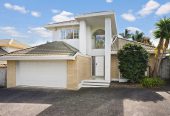 190m2 Standalone 3 beds 2 baths house with double garage, close to to Botany Town Centre and Meadowlands Shopping Centre, zoned for Cockle Bay School, Somerville Intermediate and Howick College, 1/8 Alicia Road, Somerville, Auckland