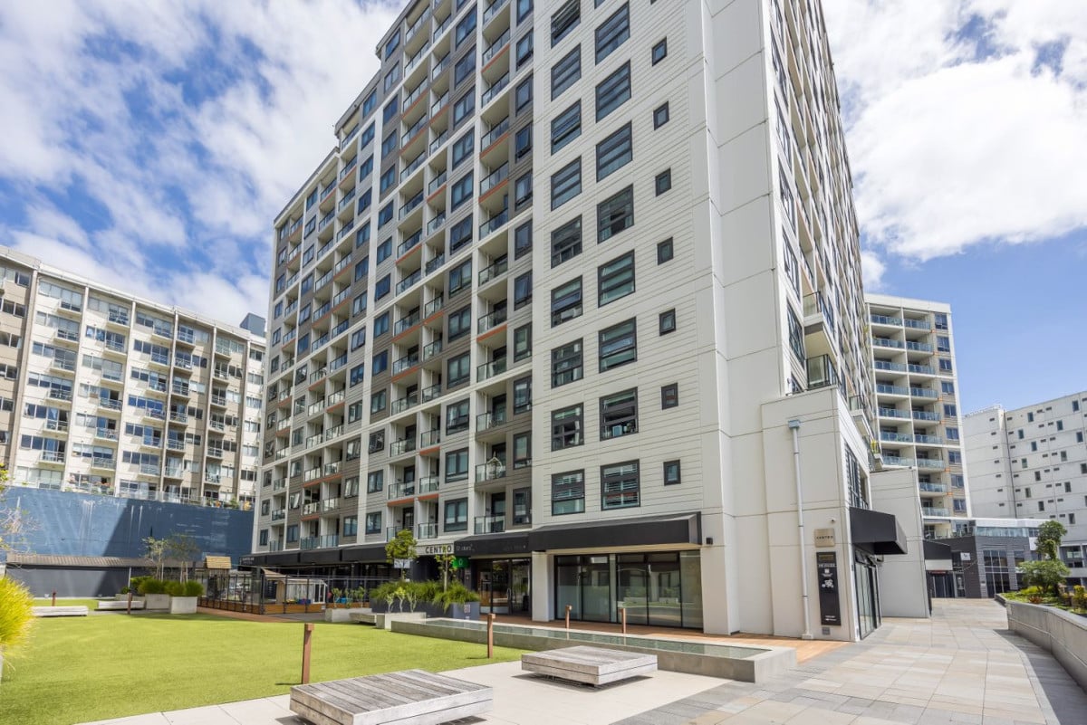 Auckland Girls Grammar school zone, Freehold 2 beds ( 1 bed + 1 Flexi room) 1 bath apartment, Positioned in the sought-after SugarTree Centro development, A storage locker is also included – a valuable bonus for city living. 307/145 Nelson Street, Auckland Central, Auckland