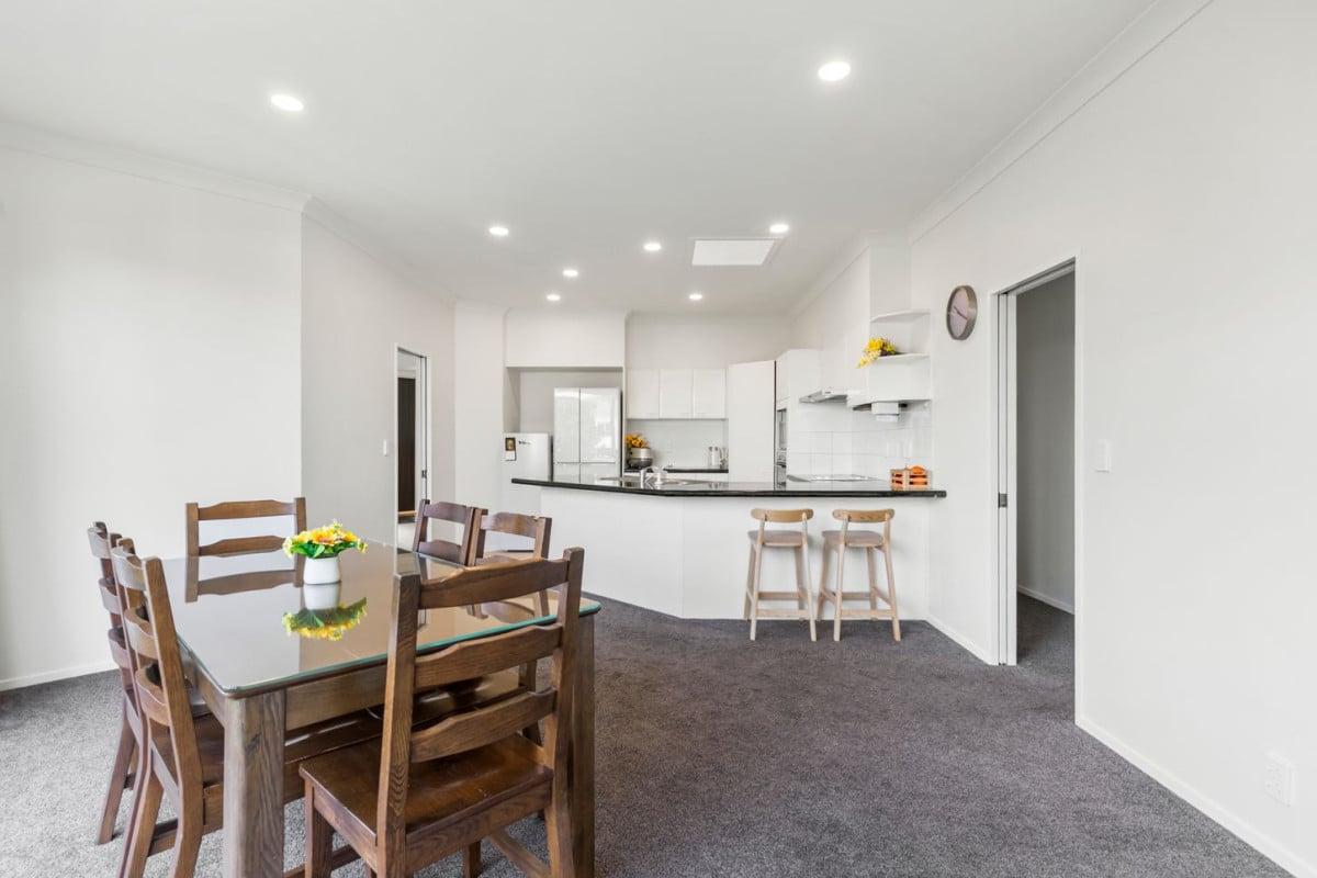 225m2 4 beds 2 baths house with double garage on 741m2 section, zoned for Cockle Bay School, Shelly Park School, Somerville Intermediate and Howick College. close to Meadowlands Shopping Centre, Botany Town Centre, 6 Sharples Place, Somerville, Auckland