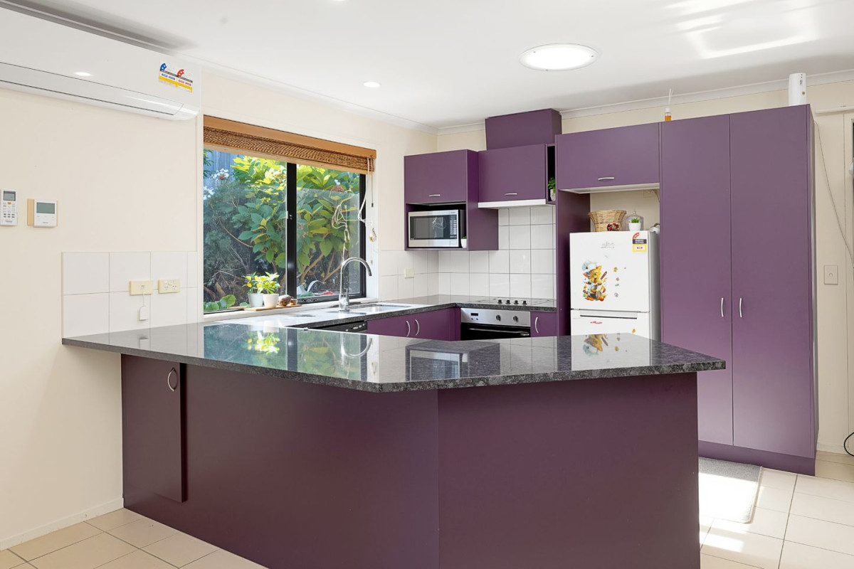 Must sell, Overseas Vendor , once in 6 years, 191m2 Brick and tile 4 beds 2 baths house with double garage on 583m2 section, close to school, parks, shopping centres and all essential amenities, 42 San Marino Drive West, Henderson, Auckland