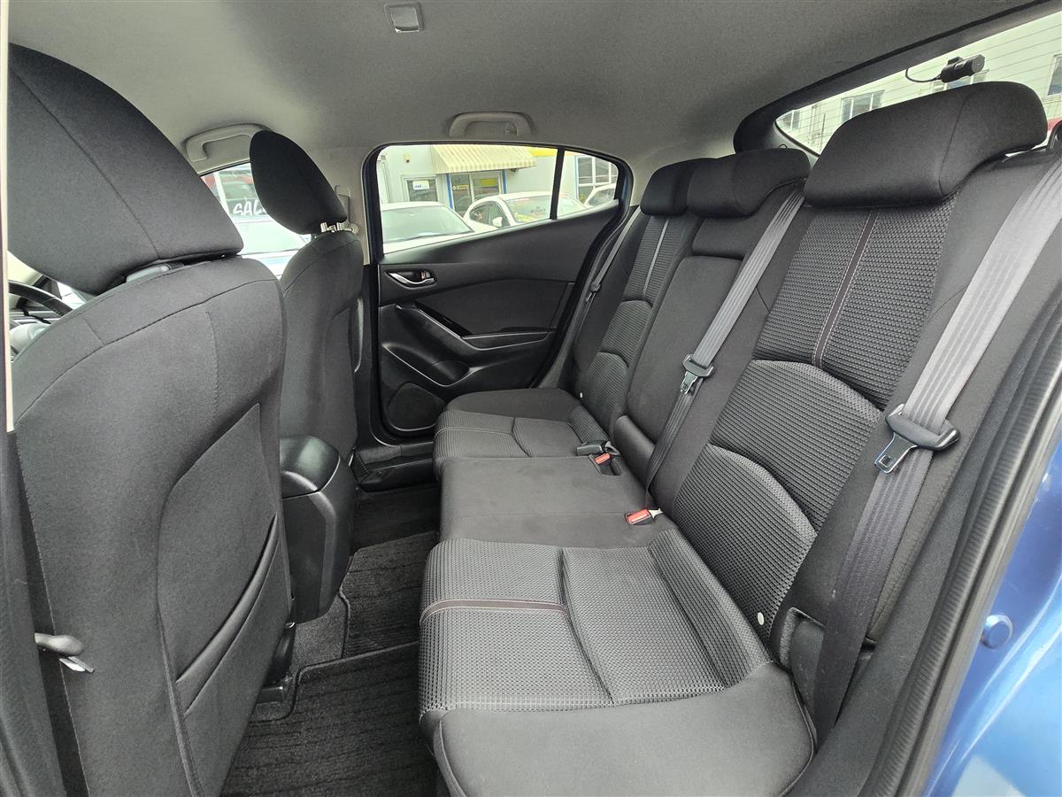 2017 Mazda Axela SKYACTIV !! LDA !! BLIND SPOT MONITOR !! Hatchback Automatic, 5 seats, Petrol, 1,496 cc, 81,501 km