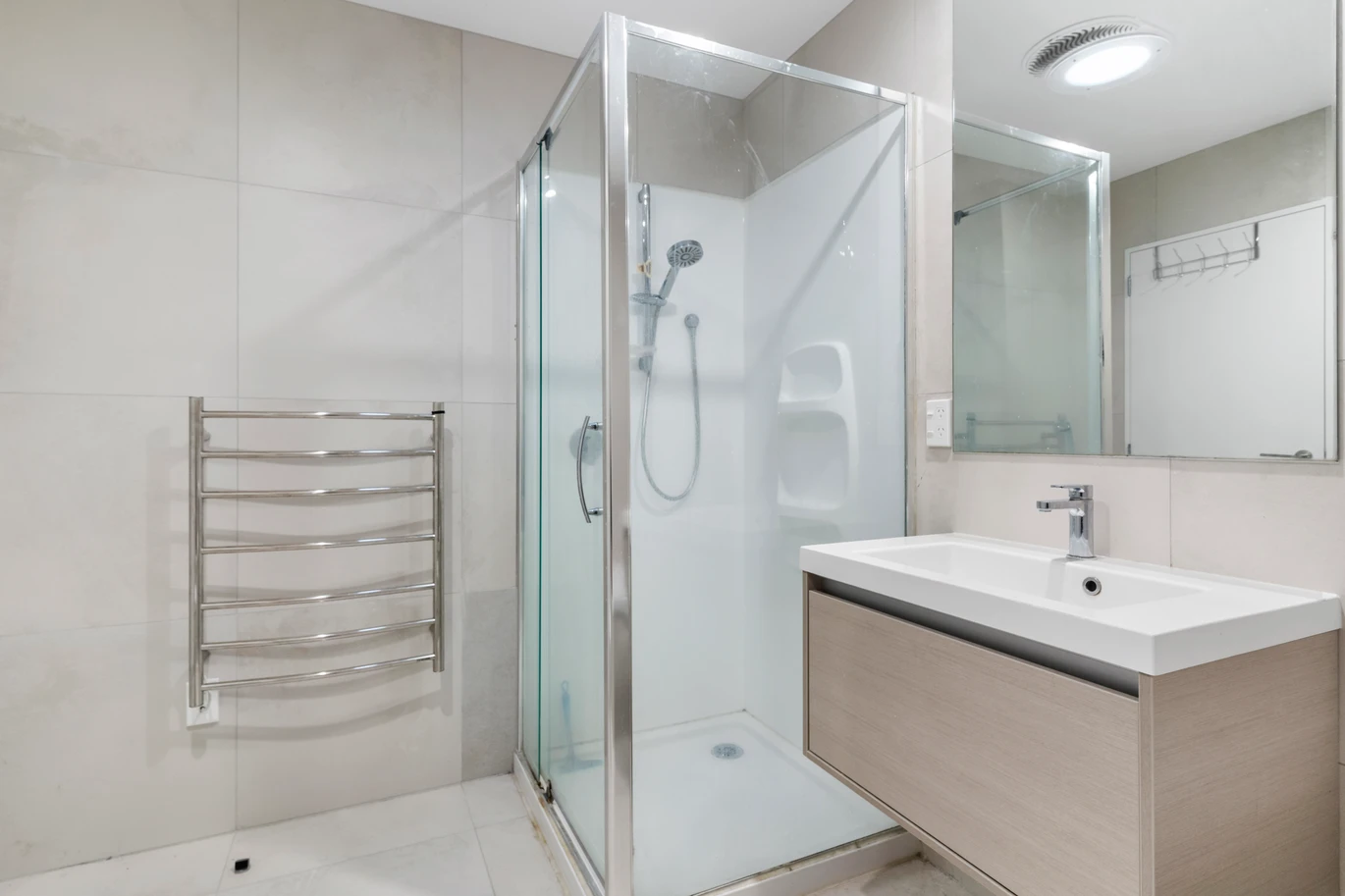 Urgent sale, Fletcher Built Freehold Home | No Body Corp Fees |2 Bedrooms | 1.5 Bathrooms | Floor Area 82 sqm (m.o.l) | Land Area 101 sqm | Reserve Outlook, close to Ormiston Town Centre and zoned for excellent local schools, 16 Rorida Lane Flat Bush, Auckland