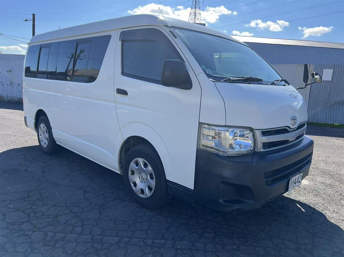 2012 Toyota Hiace Mini Bus Van Automatic, 10 seats, 4 doors, Tow Bar, Petrol, 2,693 cc, 136,947 km