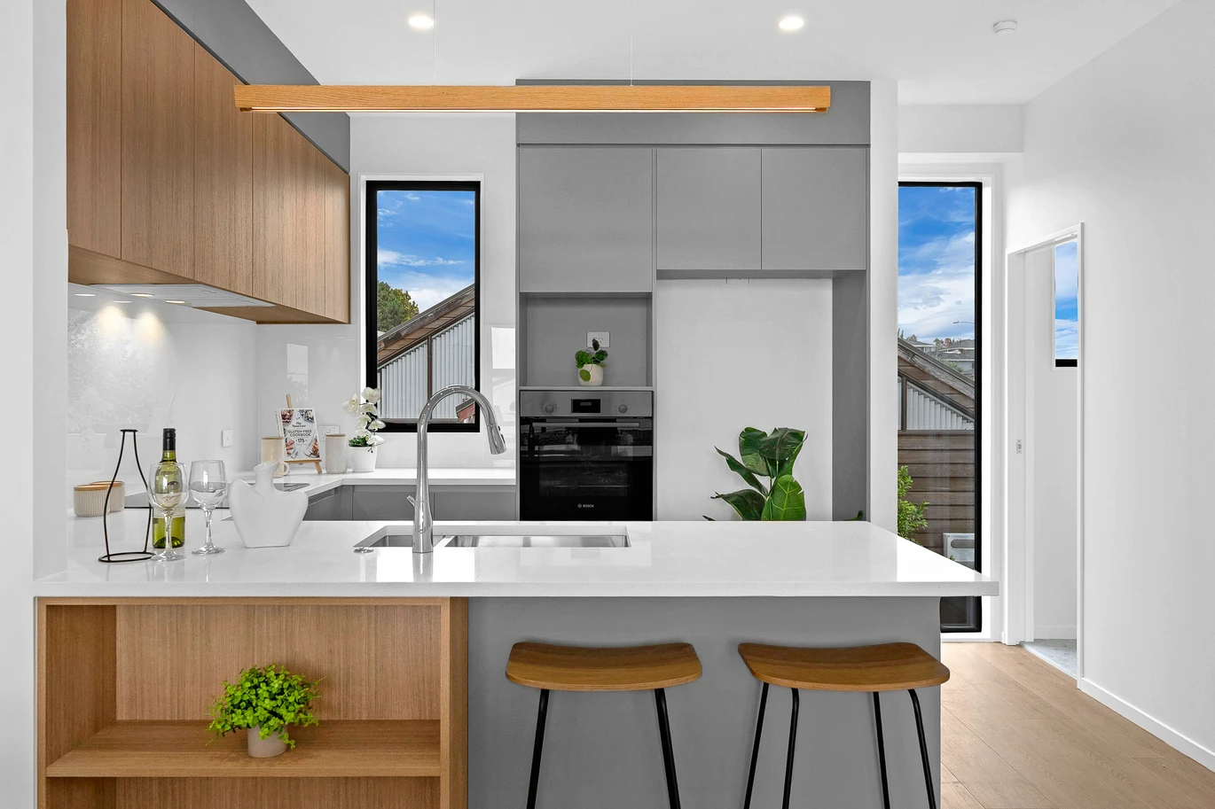 Brandnew 3 beds 3.5 baths home with garage, a ground floor spacious rumpus with bathroom, ready to serve as a fourth bedroom, minutes from Pakuranga Plaza, cafes, and restaurants, 2/20 Ayr Road Pakuranga, Auckland
