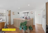 Freehold 754m2 in a Use / Commercial Zone, 300m2 floor area, 4 beds 1 bath house, A high-visibility storefront or office area (2 offices, lounge, kitchenette, toilet), 1 garage space, 2 carport spaces and 5 off street parks, minutes away from major transport links, shopping hubs, and local amenities, 118 Pakuranga Road, Pakuranga, Auckland