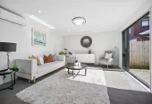 Standalone 4 beds 2.5 baths home with garage, close to schools, shopping centres, parks, easy motorway access, 52B Kimpton Road Papatoetoe, Auckland